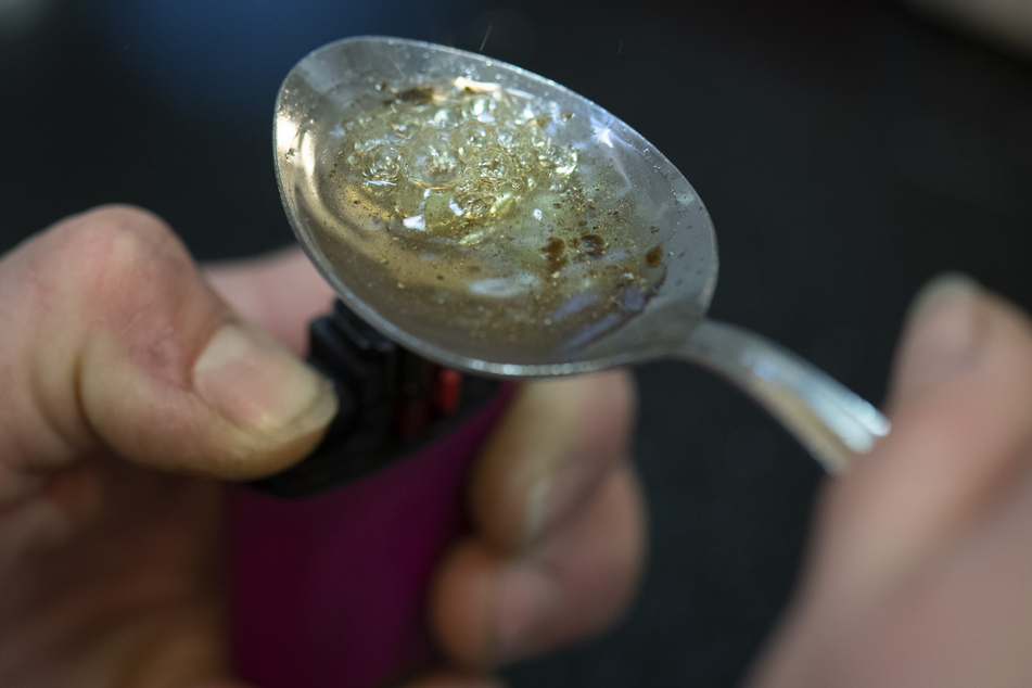 Die Polizei entdeckte unter anderem Heroin. (Symbolbild))