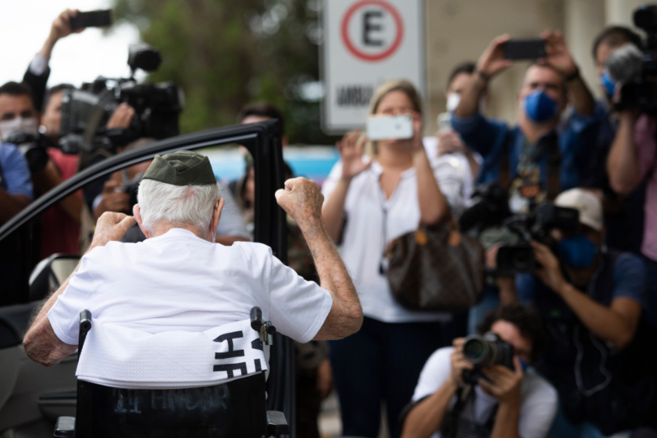 Der 99-Jährige ist nach Angaben des brasilianischen Gesundheitsministeriums der bisher älteste Brasilianer, der sich von einer Coronavirus-Infektion erholt hat.
