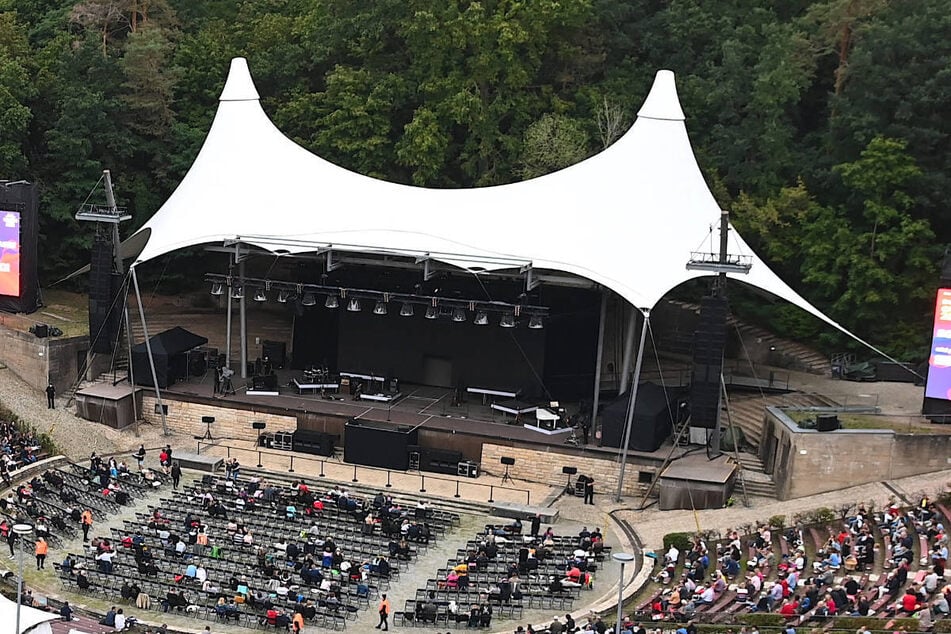 In der Berliner Waldbühne mussten bei einem Onkelz-Konzert zwei Menschen reanimiert werden.