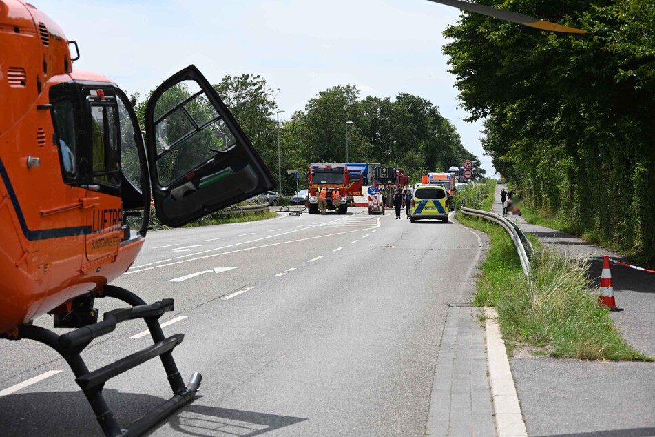 Der 85-Jährige wurde per Rettungshubschrauber in eine Kölner Spezialklinik geflogen.