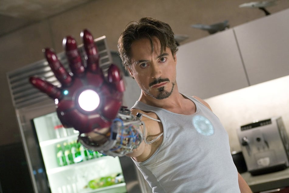 Robert Downey Jr. (58) als "Iron Man".