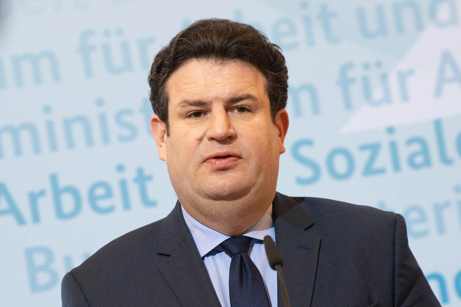 Bundesarbeitsminister Hubertus Heil (48, SPD) plant, Menschen in der Grundsicherung zu helfen.