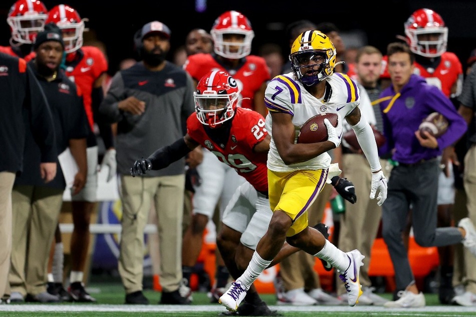 LSU football takes a hit with surprising announcement
