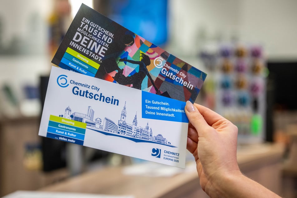 In der Tourist-Information gibt es den neuen "Chemnitz City"-Gutschein zu kaufen.