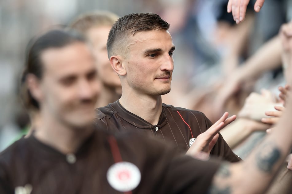 Nach neun Jahren am Millerntor verabschiedete sich der Abwehrspieler im Mai 2022 von den Fans.