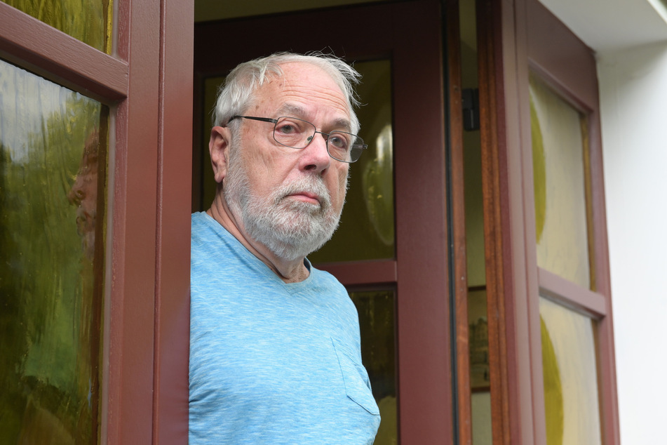 Anwohner Werner Thost (77) macht sich Sorgen um die Sicherheit im Bayernring.
