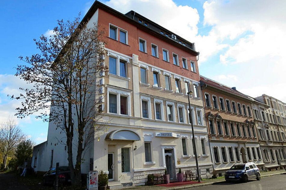 Das Hotel "Adler" im Leipziger Osten - hier wurde am 8. November Callgirl Malina N. (†34) ermordet.