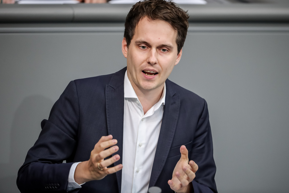 "Es darf kein Kaputtsparen nach Corona geben", betonte Haushälter Sven-Christian Kindler am Dienstag im Bundestag.