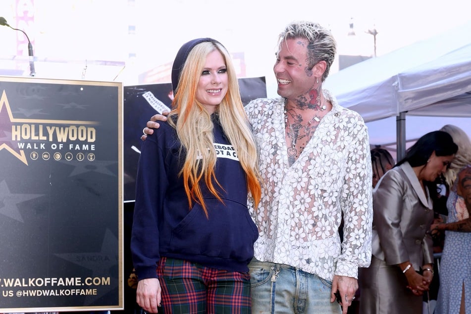 Avril Lavigne und Mod Sun im August 2022 bei der Enthüllung von Lavignes Stern auf dem "Walk of Fame".