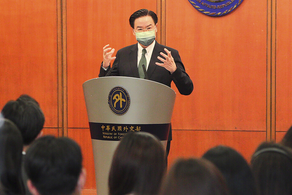 Joseph Wu, Außenminister von Taiwan, teilte mit, dass China die Kontrolle über das Ost- und Südchinesische Meer über die Straße von Taiwan anstreben würde.