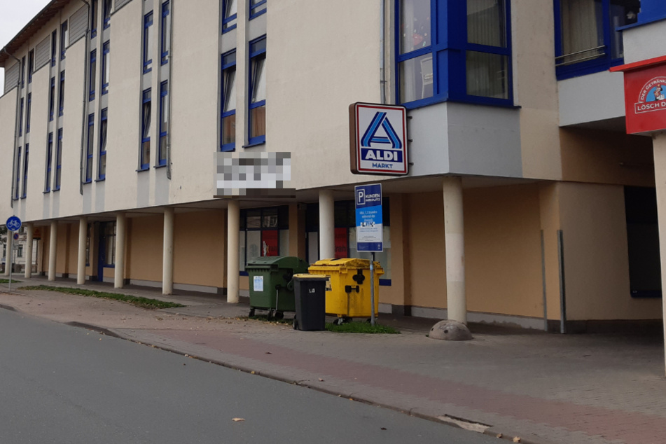 In diesem Aldi-Supermarkt in Leipzig ist am Freitag eine Kassiererin überfallen worden.