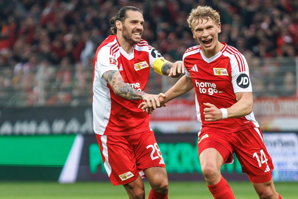 Leopold Querfeld (21, r.) erzielte gegen den VfB mit seinem Traumtor das Tor des Monats.