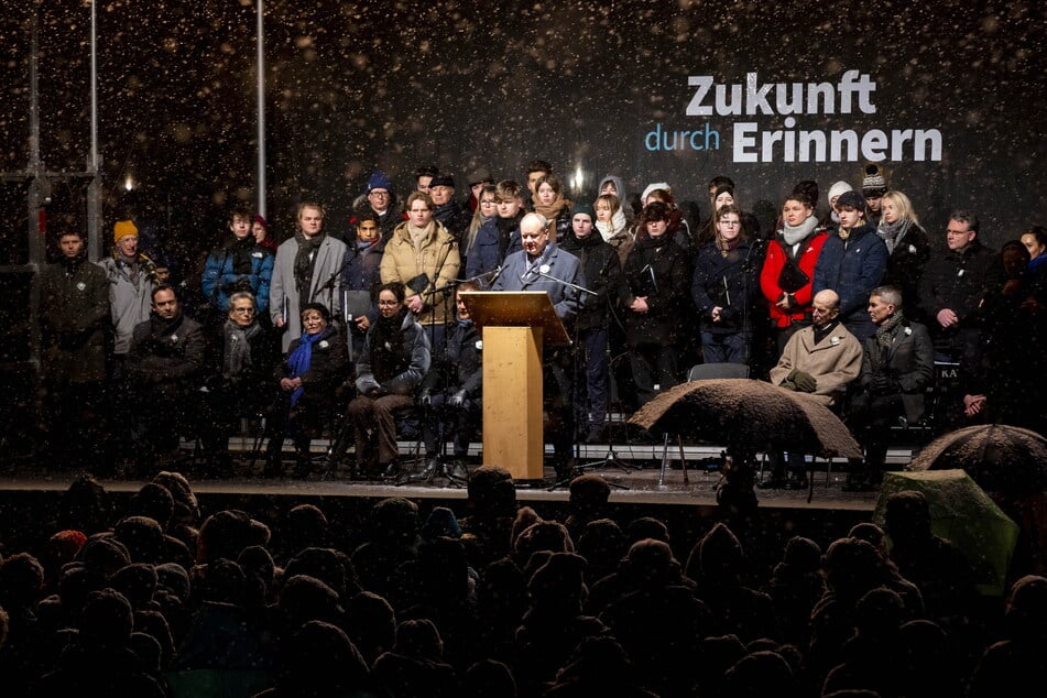 Oberbürgermeister Dirk Hilbert (53, FDP) appellierte in seiner Rede auch an den Mut der Dresdner neue Wege zu gehen.