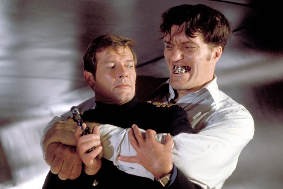 In "James Bond 007 - Der Spion, der mich liebte" ist Roger Moore in seiner Paraderolle als britischer Geheimagent zu sehen.