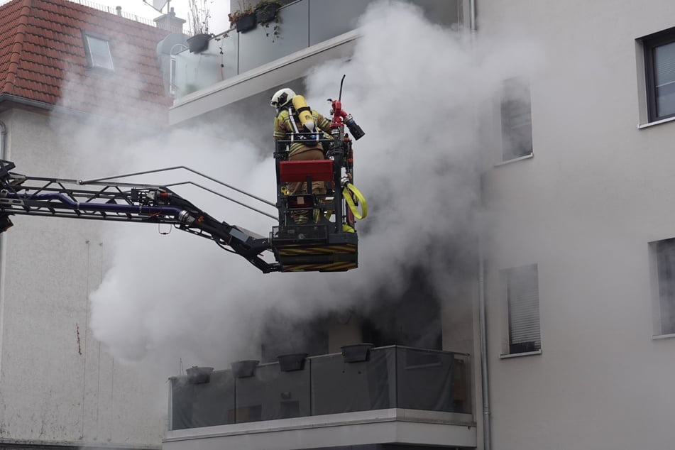 Zahlreiche Feuerwehrkräfte rückten aus, um die Flammen zu bekämpfen.