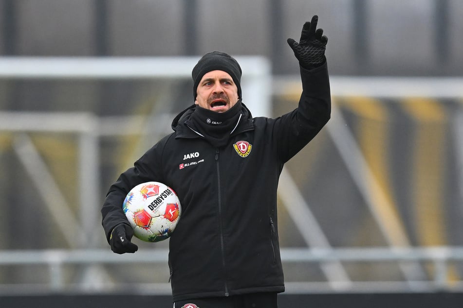 Gilt als sehr kommunikativ und erklärt seinen Jungs ihre derzeitige Lage: Dynamo-Trainer Thomas Stamm (43).