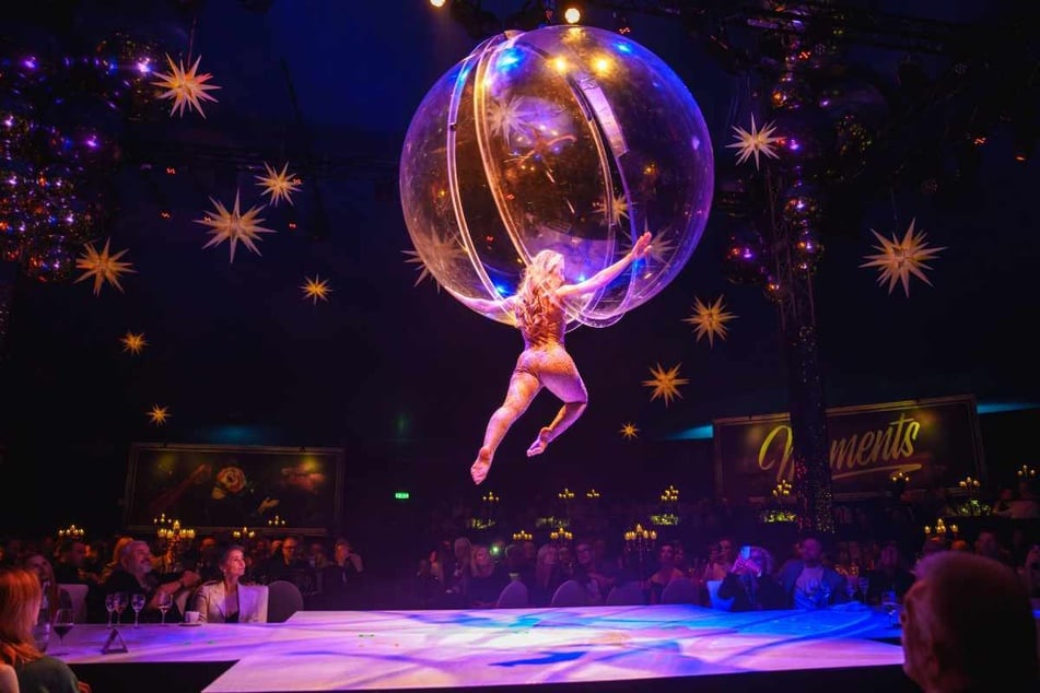 "Moments 3" bringt glamouröse Vibes nach Dresden