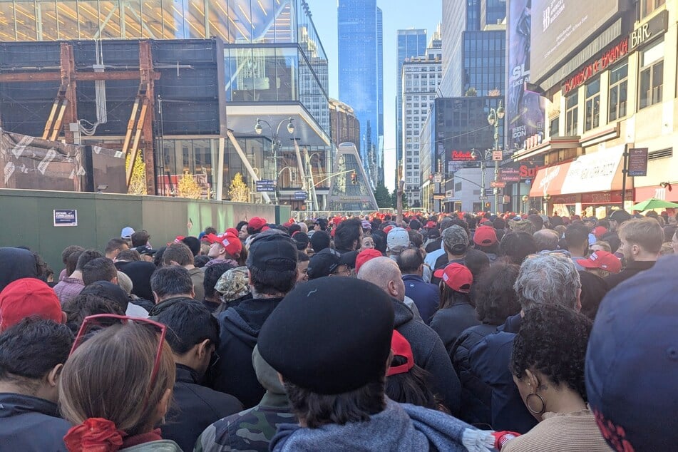 On Sunday, thousands of fans came out for Donald Trump's rally at Madison Square Garden, but many were turned away as the venue reached capacity.