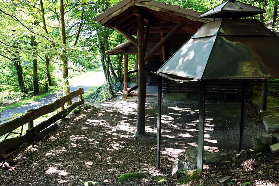 Der Leichnam des 18-Jährigen wurde im August 2024 in der Nähe einer Grillhütte im unterfränkischen Landkreis Miltenberg gefunden.