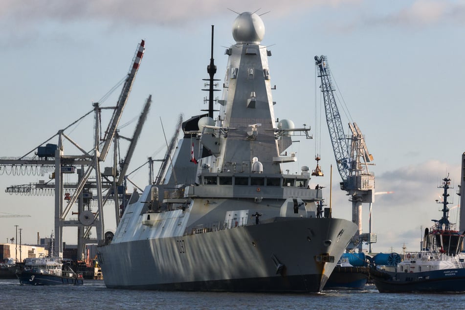 Hamburg: Britisches Kriegsschiff "HMS Duncan" in Hamburg zu Gast