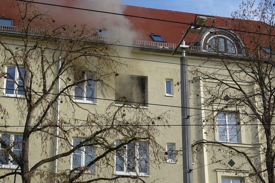 Wie es zu dem Brand kam, ist derzeit noch unklar.