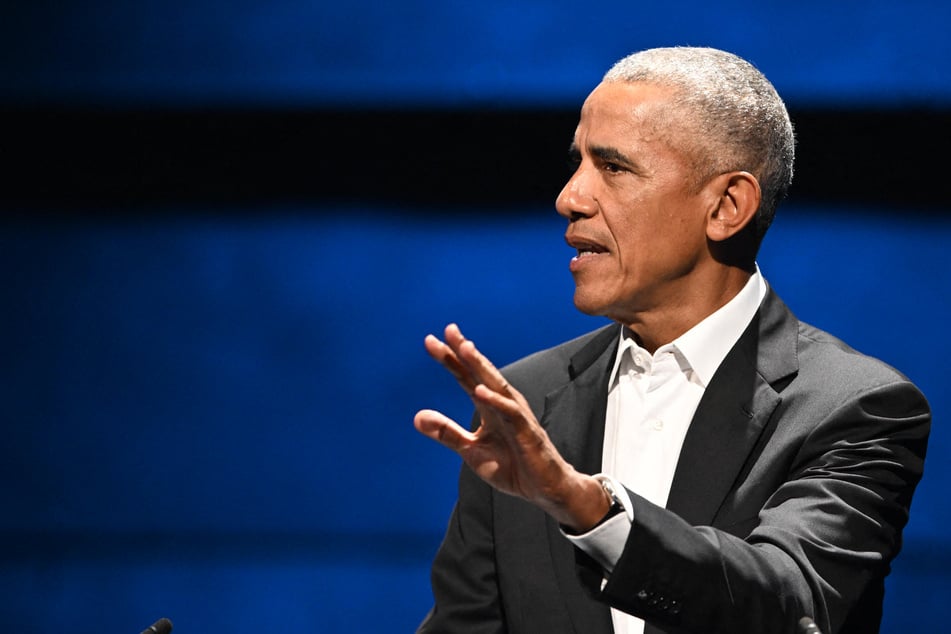 Barack Obama shuts down heckler while addressing Paul Pelosi attack
