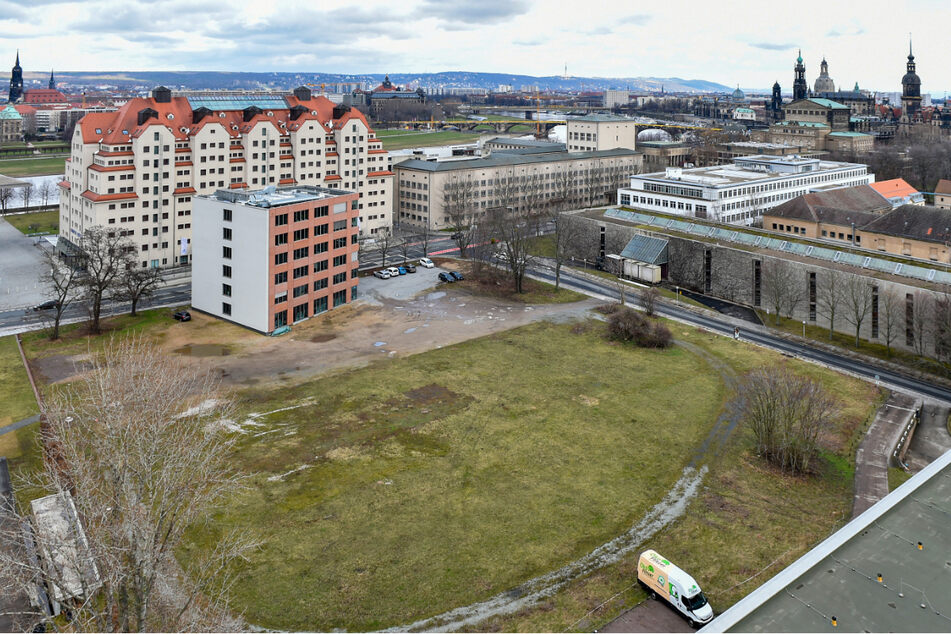 Auf dieser Fläche soll bis 2025 der Neubau des Freistaates entstehen.