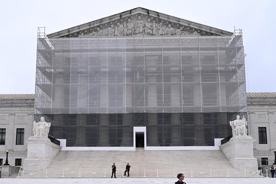 The Supreme Court blocked Florida on Wednesday from enforcing a law that would make it a crime for undocumented migrants to enter the southern state.