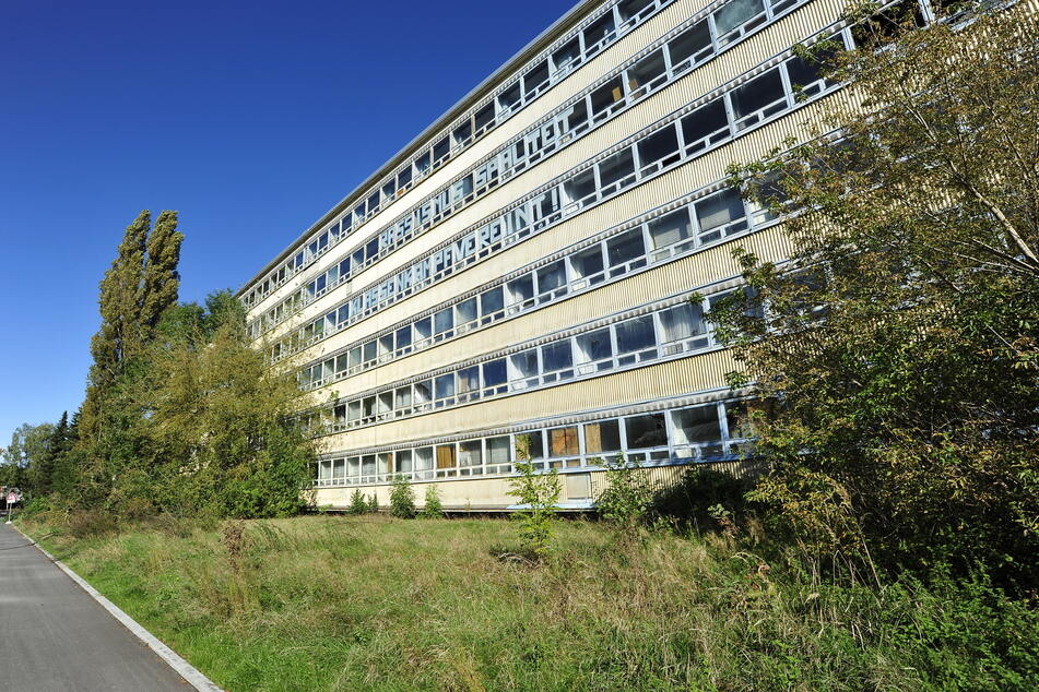 Im leerstehenden "Germania"-Gebäude brannte es am Montagabend. (Archivbild)