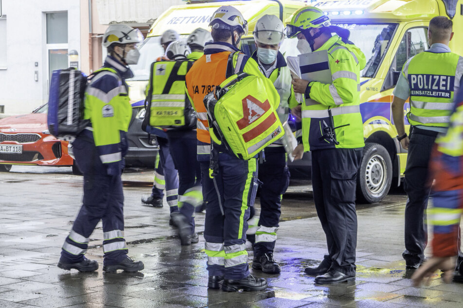 Die Einsatzkräfte haben den Brand trotz allem schnell unter Kontrolle.