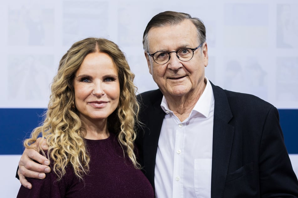 Den Antrag hat der Medienmanager seiner Liebsten eigenen Angaben nach im April 2025 auf den Malediven gemacht.