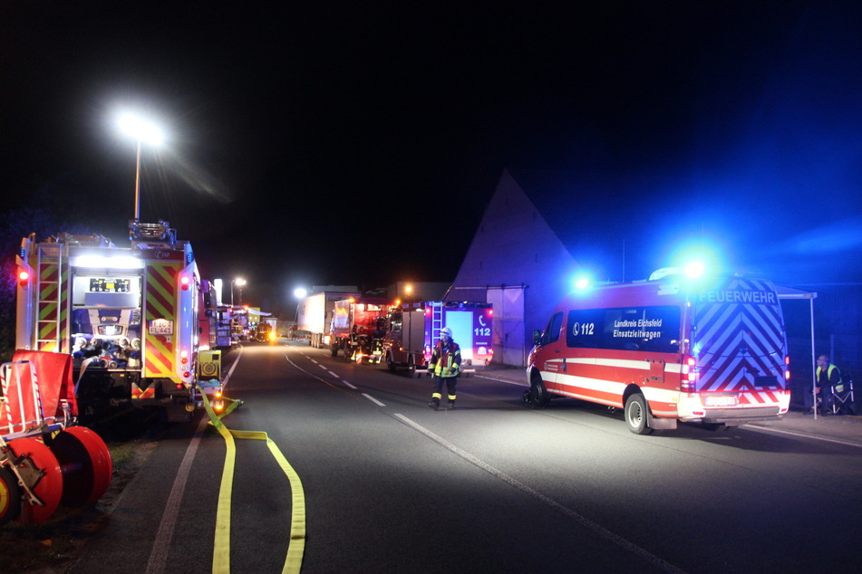 Feuerwehr, Polizei und Rettungsdienst waren mit 58 Einsatzkräften vor Ort.