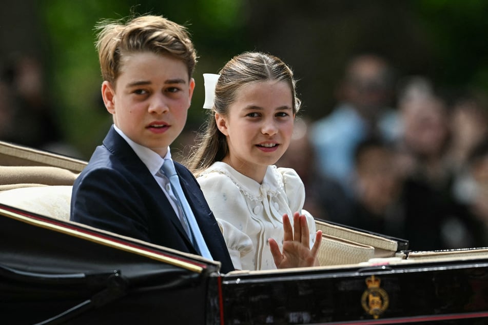 Prinz George (12, l.) wird ab September nicht mehr dieselbe Schule wie seine Schwester Prinzessin Charlotte (11) besuchen.