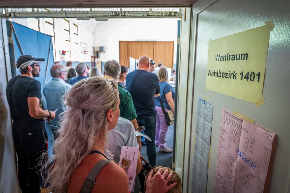 Die Wahllokale waren am Sonntag in Chemnitz gut gefüllt.