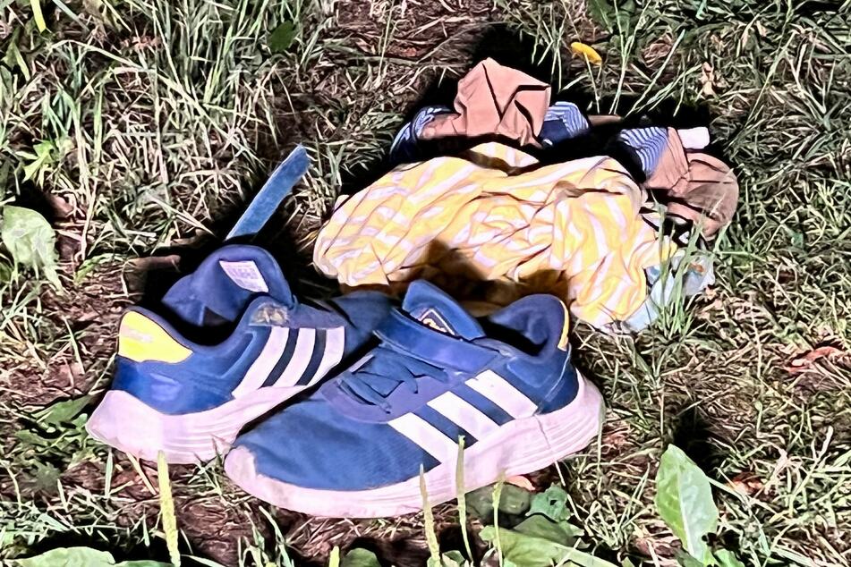 Kinderkleidung am Barleber See gefunden: Aber wo ist das Kind?