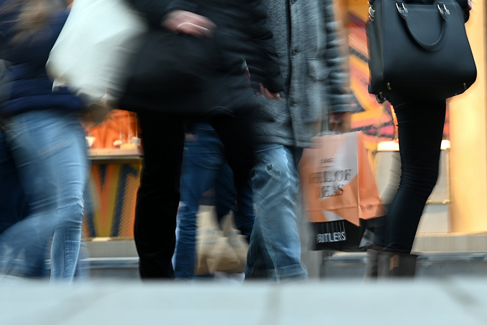 In Nordrhein-Westfalen dürfen die Geschäfte vor Weihnachten an Sonntagen doch nicht öffnen. (Symbolbild)