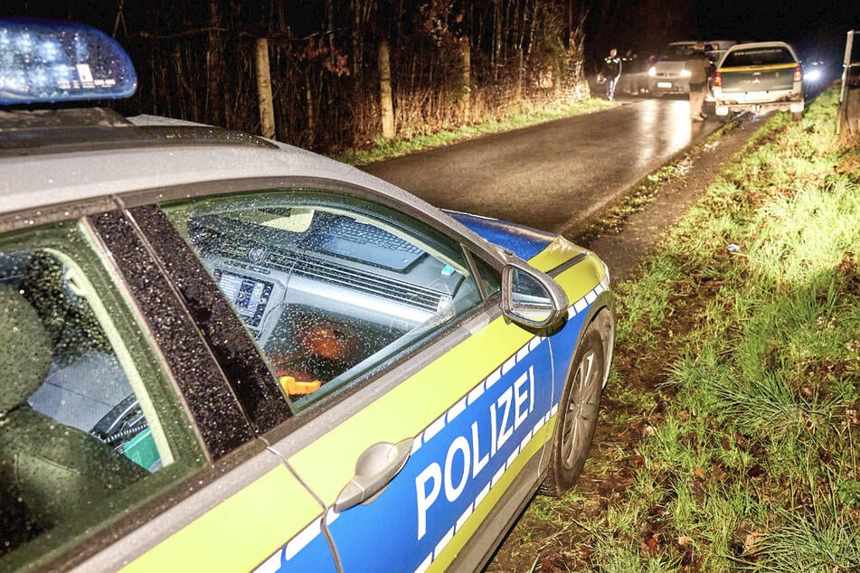 Die Polizei wurde am frühen Abend nach einem Hinweis zum Einsatzort alarmiert.