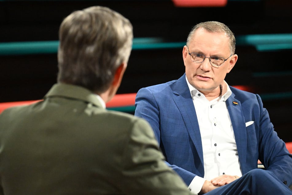 "Maßlos enttäuscht": Chrupalla geht bei Markus Lanz auf Abstand zu Trump