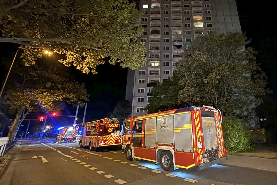 Dresden: Feuerwehr rückt zu Prohliser Hochhaus aus: Der Grund ist kurios!