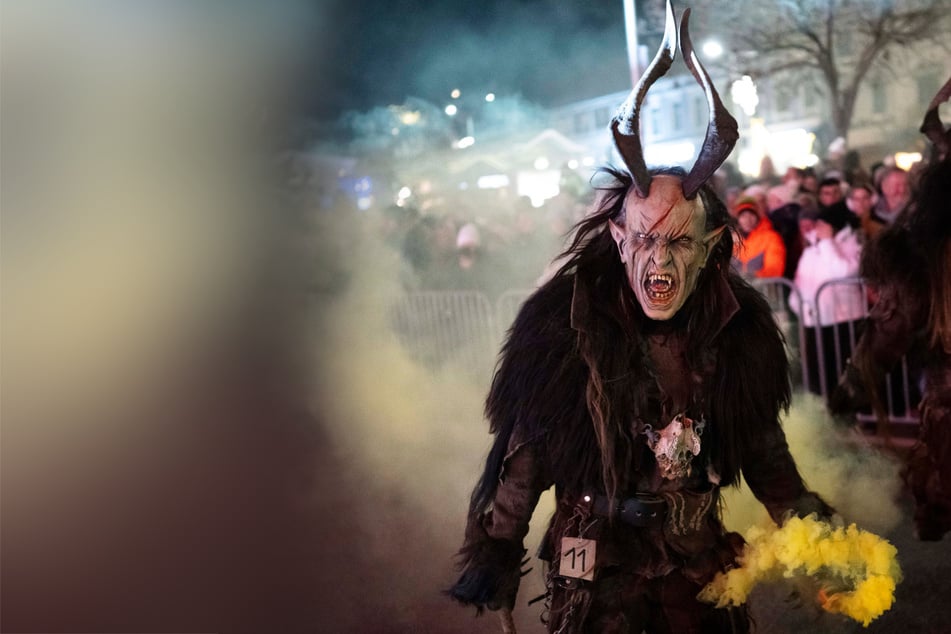 Krampus verletzt ins Krankenhaus: 62-Jährige packt ihn an den Hörnern