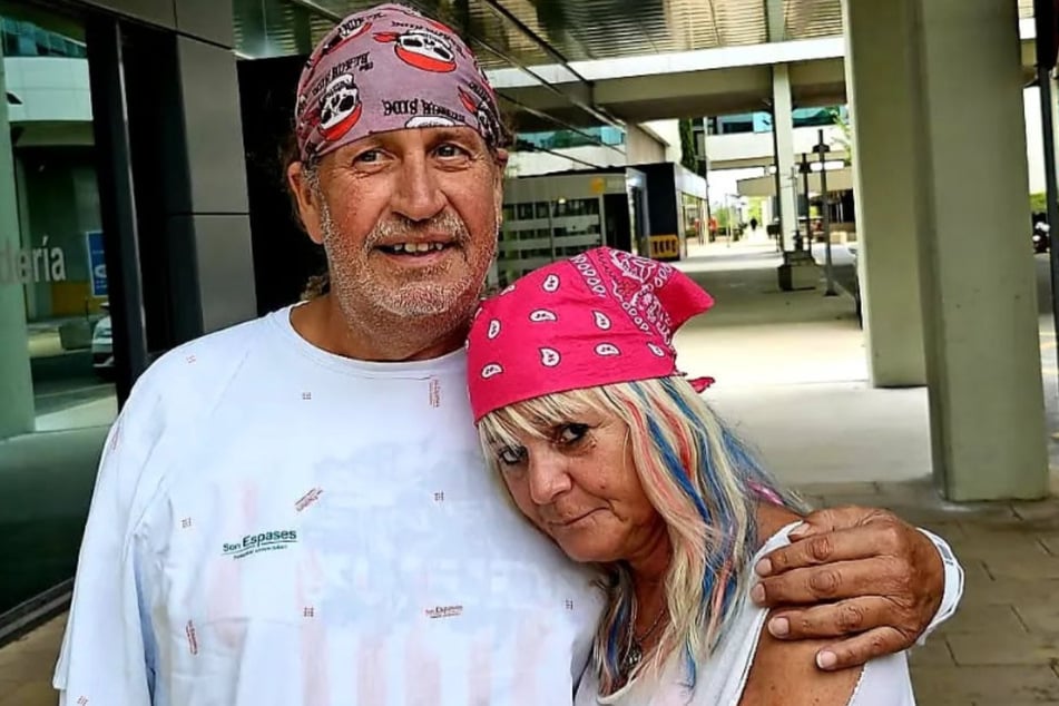 "Goodbye Deutschland"-Star Thommy Schmelz (54) kämpft derzeit in einer Klinik auf Mallorca um sein Leben.
