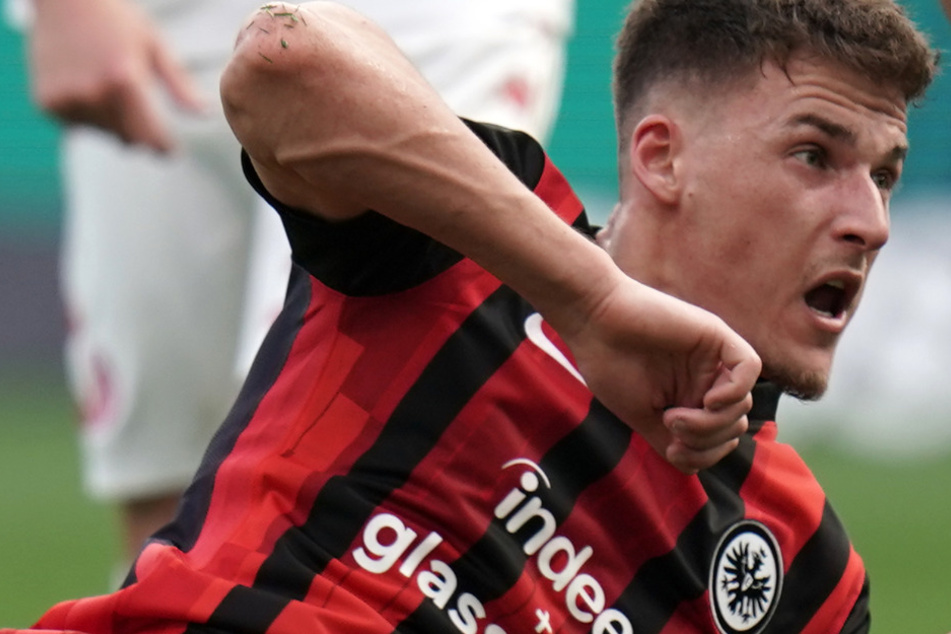 Ajdin Hrustic (24) kam im Sommer 2020 zur Eintracht und hofft in der kommenden Saison auf seinen persönlichen Durchbruch im Dress der Adlerträger.