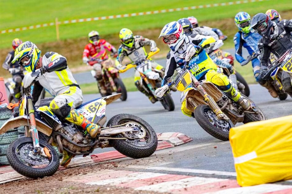 Ins Formular eintragen und mit etwas Glück Tickets für die Supermoto IDM in Schleiz gewinnen!