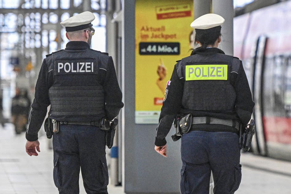 Zwei Beamte der Bundespolizei sind durch den Angriff nicht Dienstfähig. (Symbolfoto)
