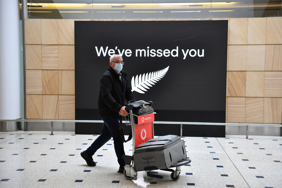Mit den Worten "wir haben Euch vermisst" begrüßt Australien am Sydney International Airport erstmals seit März wieder Gäste, die quarantänefrei aus Neuseeland einreisen dürfen.