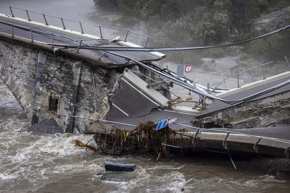 Nach dem Erdrutsch im Maggiatal haben die Rettungskräfte der Rega am heutigen Sonntag zwei Leichen geborgen.