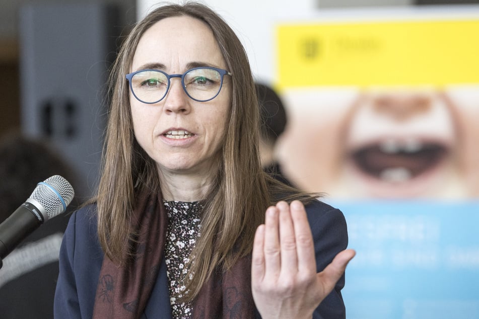 Sozialbürgermeisterin Kristin Kaufmann (48, Linke) stellte zahlreiche neue Sachbearbeiter ein.