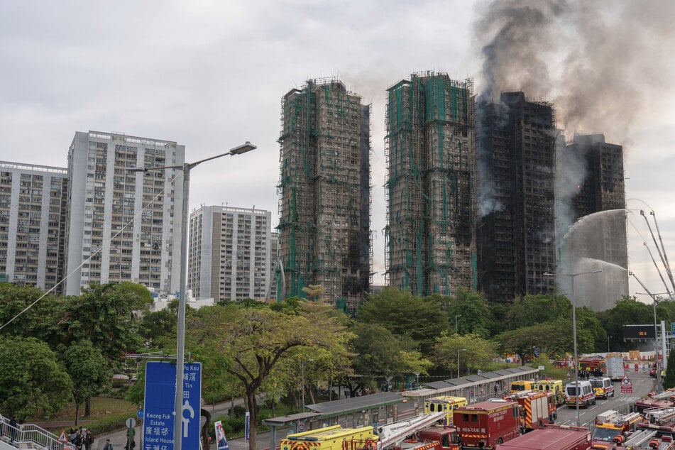 Brand in Hongkong: 83 Tote bestätigt, drei Männer festgenommen