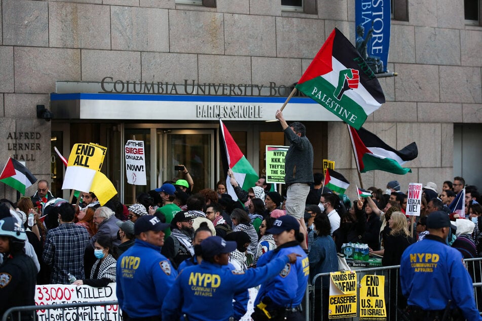 Jüdische Studierende der Columbia Universität werden aufgefordert zu Hause zu bleiben, da sie auf dem Campus nicht mehr sicher seien.