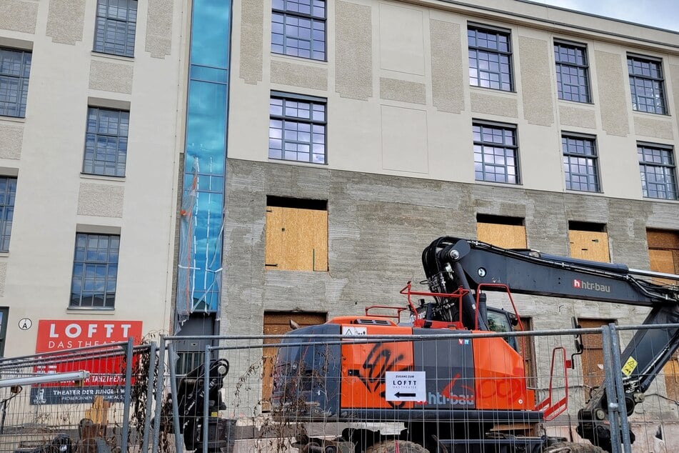 Das Leipziger Tanztheater probt in Halle 7. Momentan wird dort an neuen Räumlichkeiten gebaut.